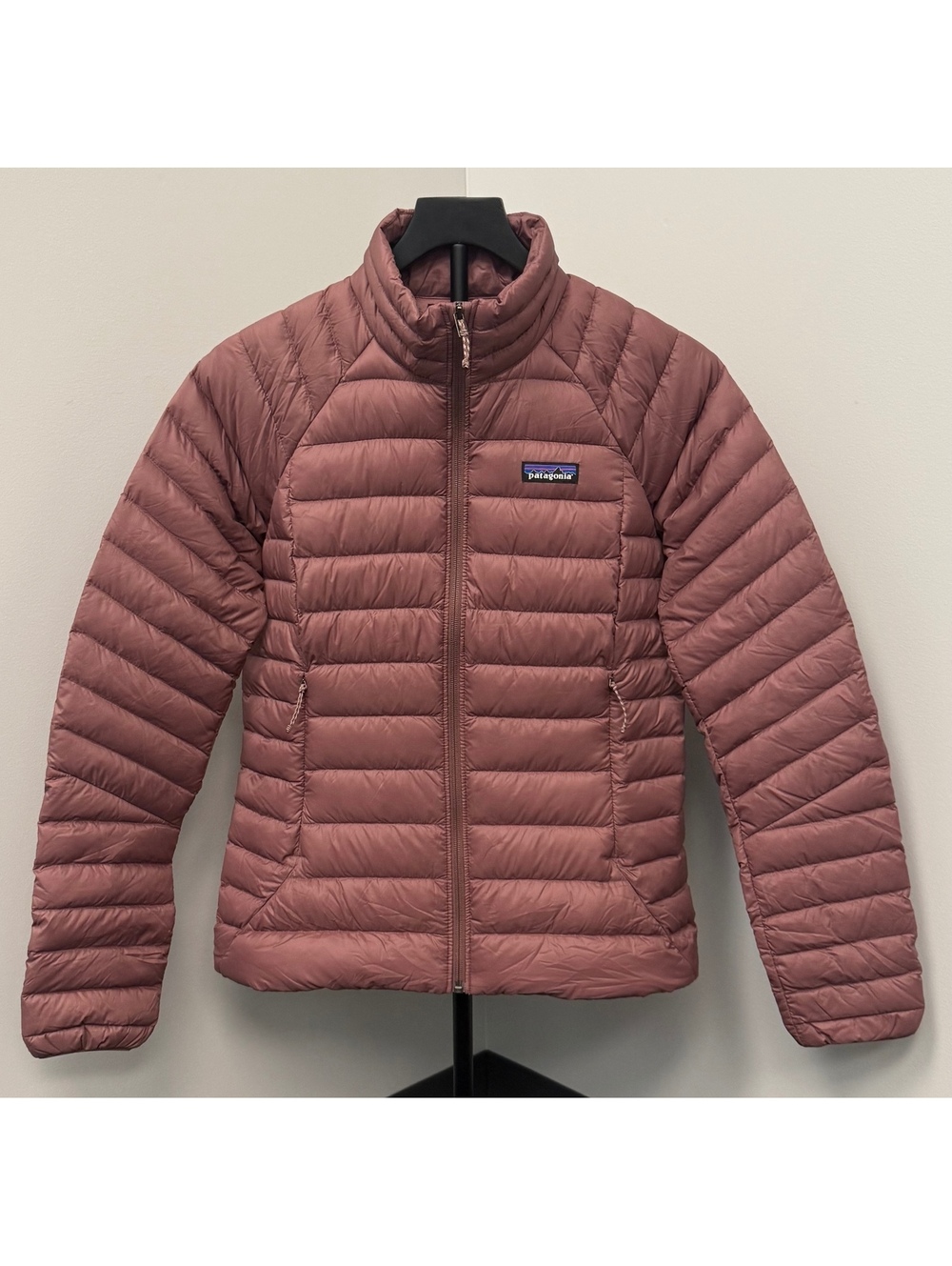 Patagonia Women’s Extra Small (XS) SHELLS Goose Down Sweater Dulse Mauve Jacket